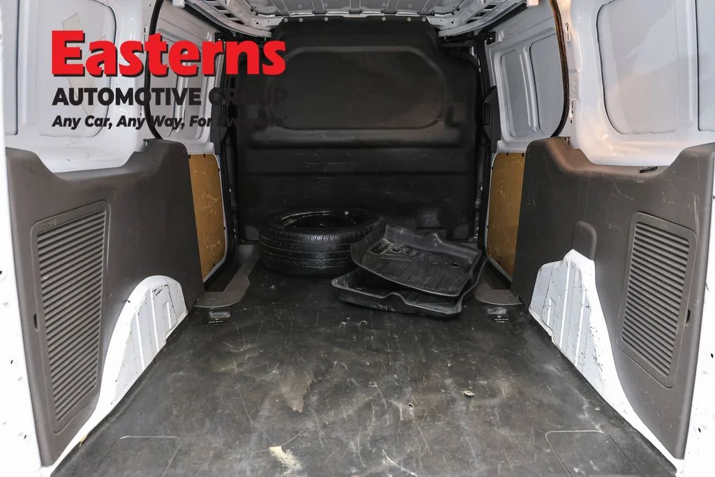 Used 2022 White Ford XL image 9