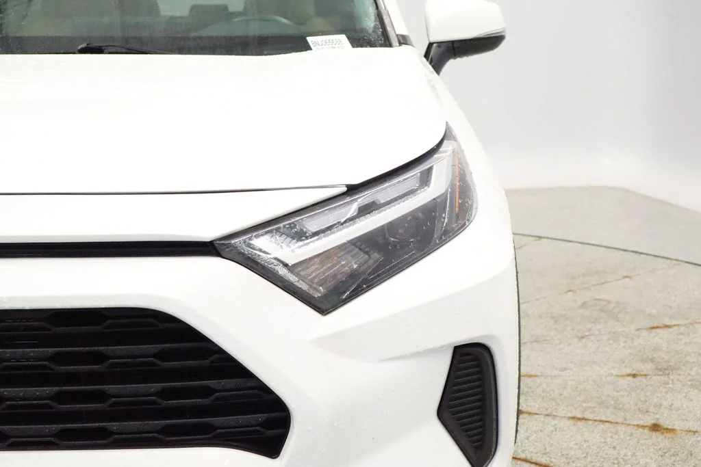 Certified Used 2022 White Toyota XLE image 13