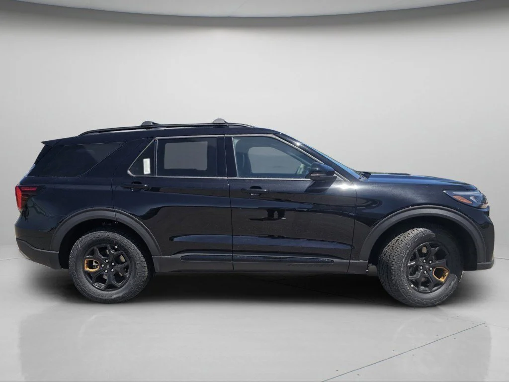New 2026 Agate Black Metallic Ford Tremor image 28