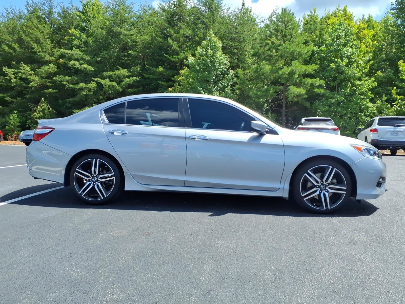Used 2017 Lunar Silver Metallic Honda Sport image 7