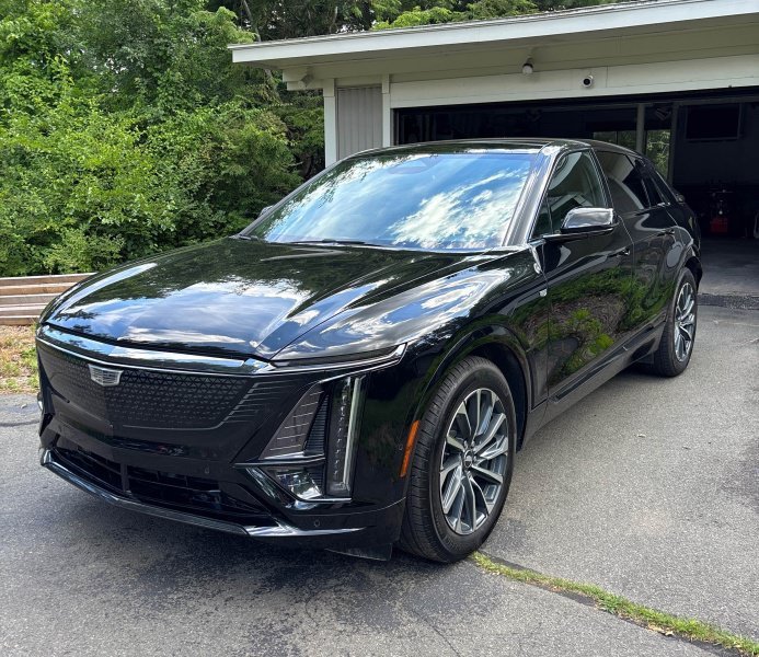 Used 2024 Cadillac LYRIQ Sport 2 with VIN 1GYKPVRL2RZ133571 for sale in Glen Allen, VA