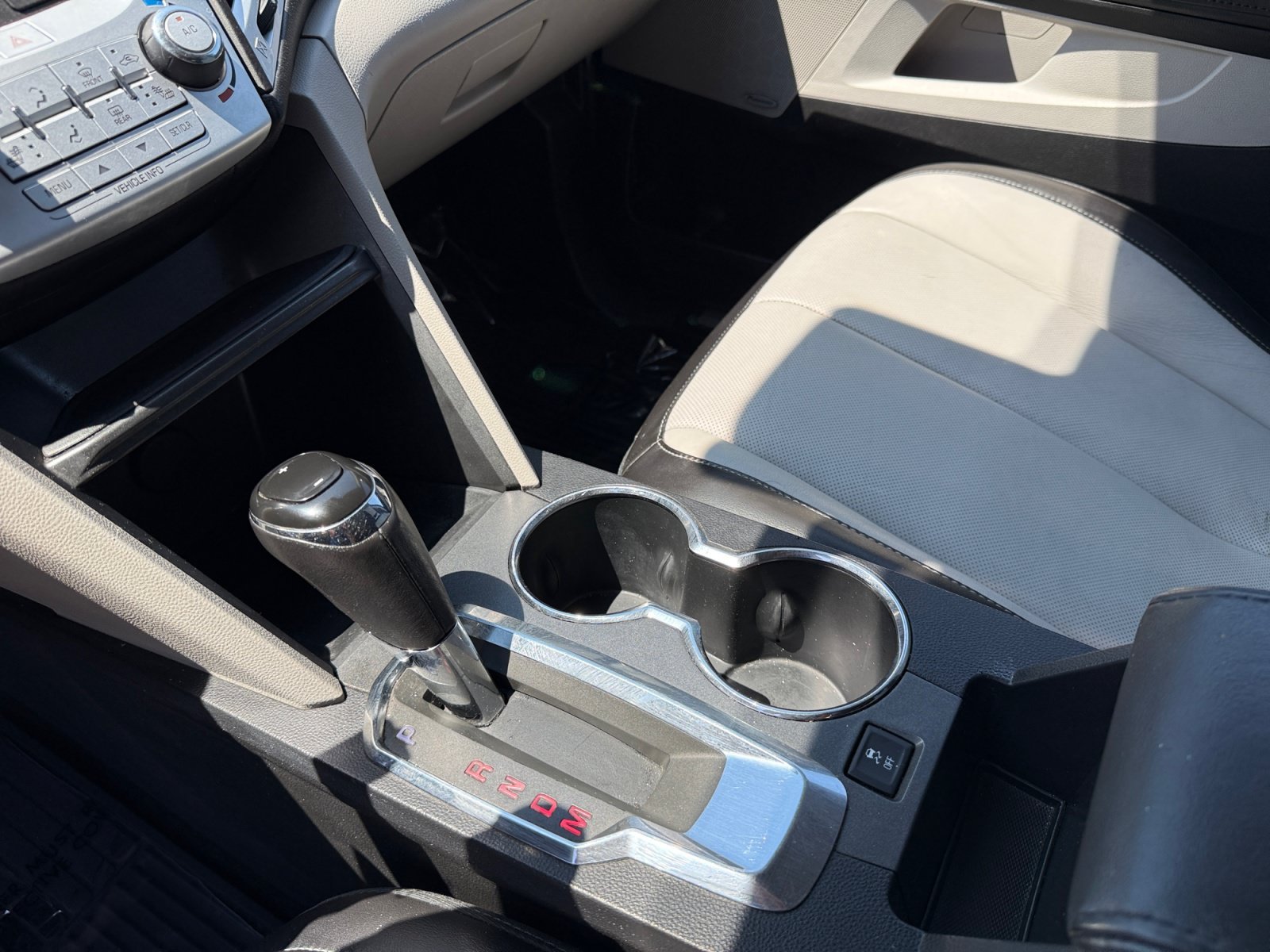 Used 2016 White Frost GMC Denali image 13
