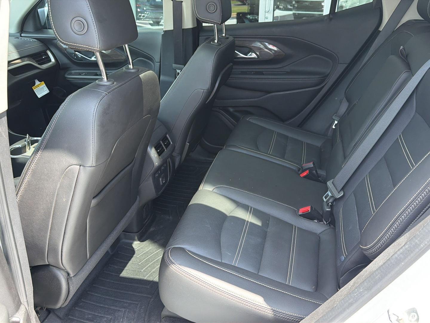 Used 2024 White Frost Tricoat GMC Denali image 11
