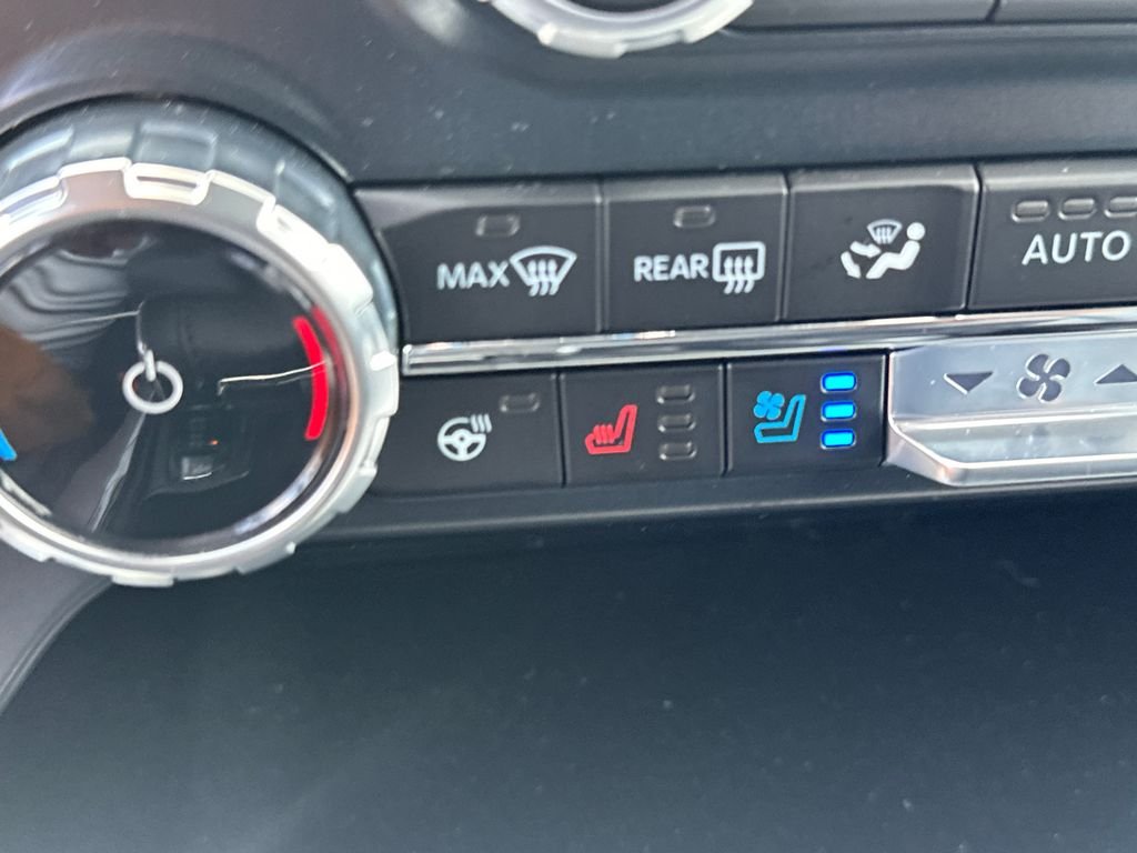 New 2025 Black Ford Lariat image 29