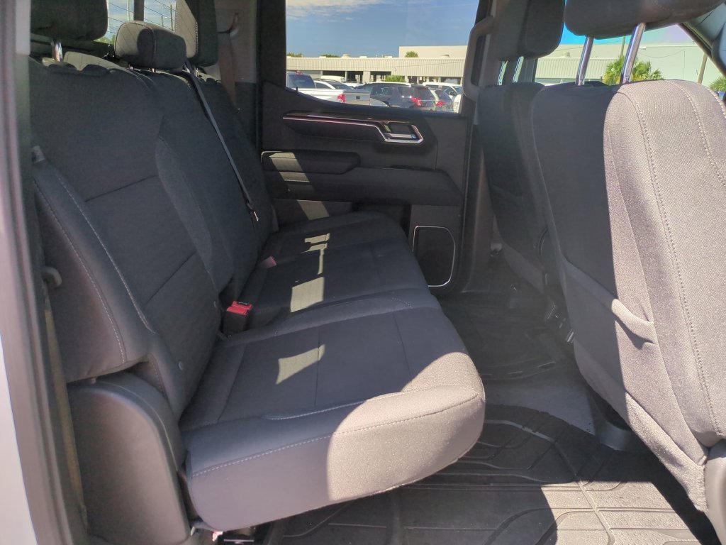 Used 2026 Summit White Chevrolet LT image 27