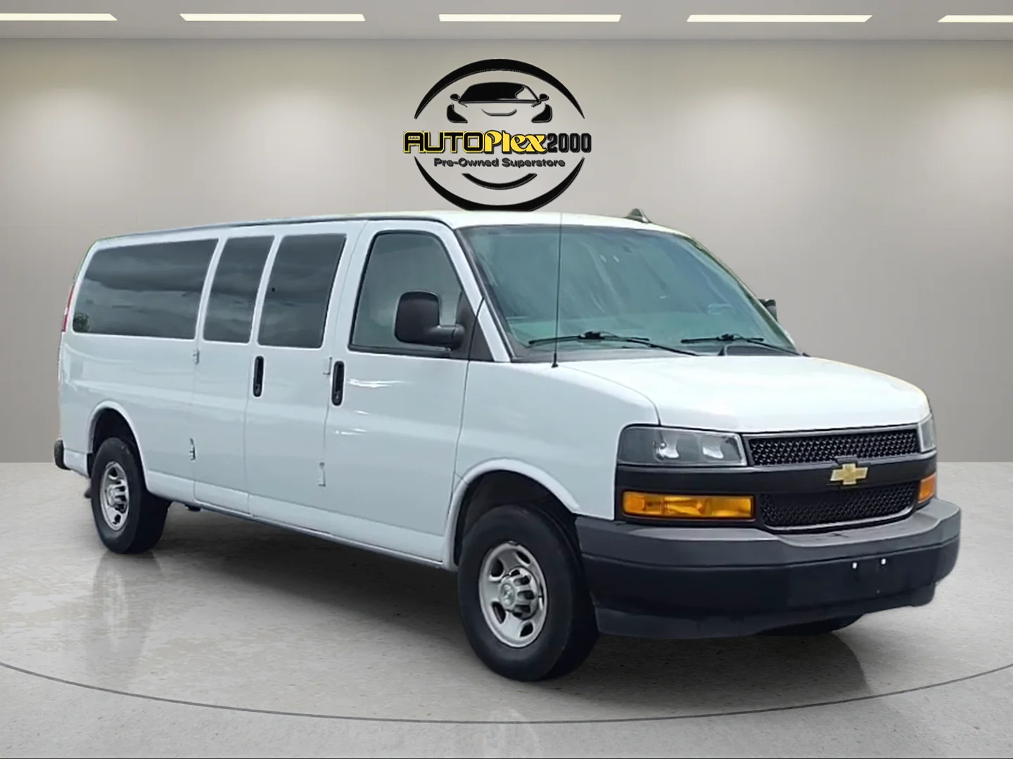 2020 Chevrolet Express 3500 LS Extended's photo