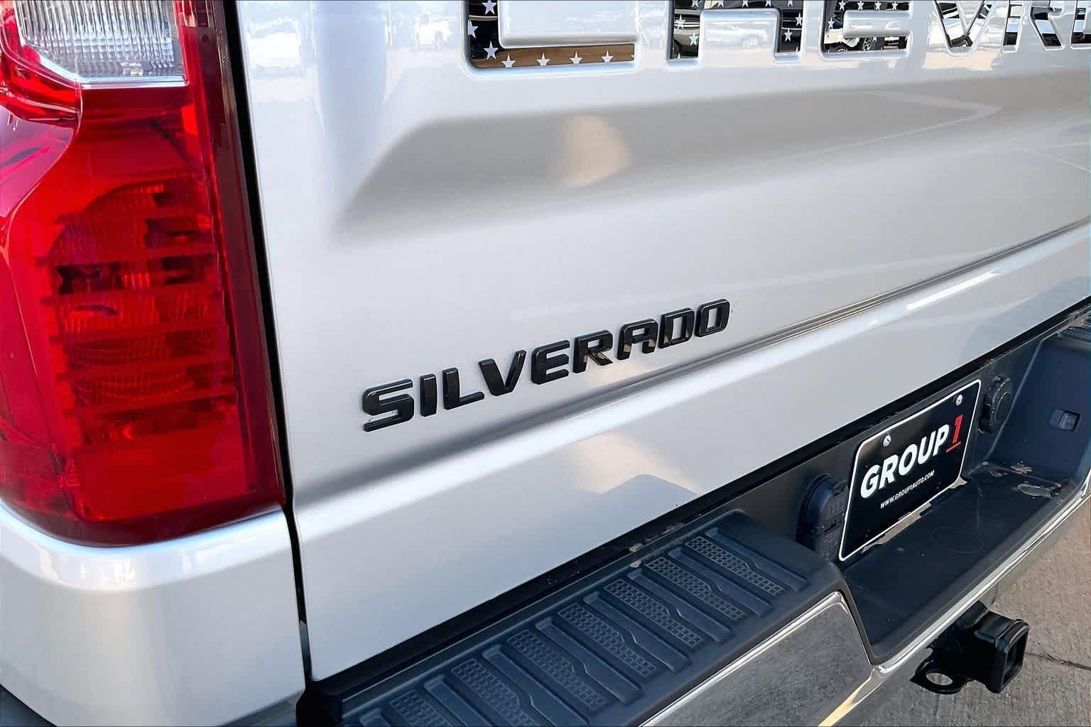 Used 2019 Silver Ice Metallic Chevrolet LT image 29