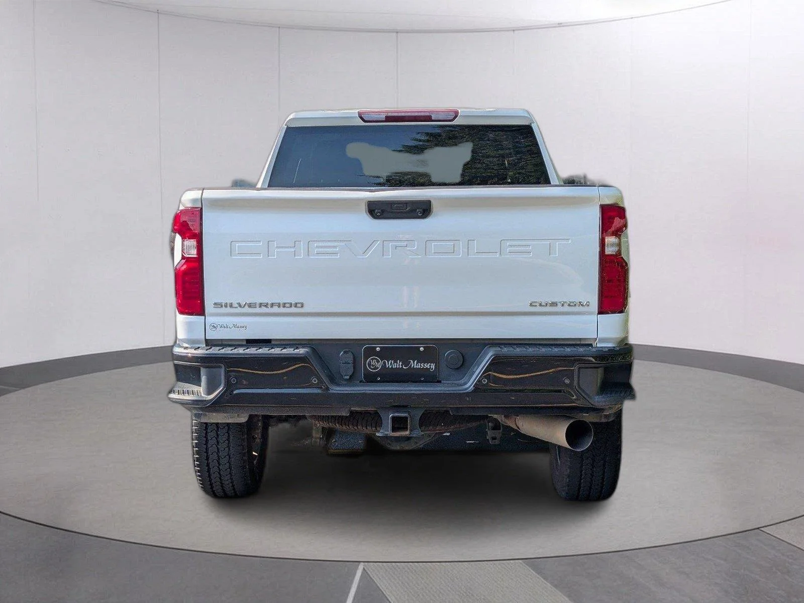 Used 2024 Summit White Chevrolet Custom image 4