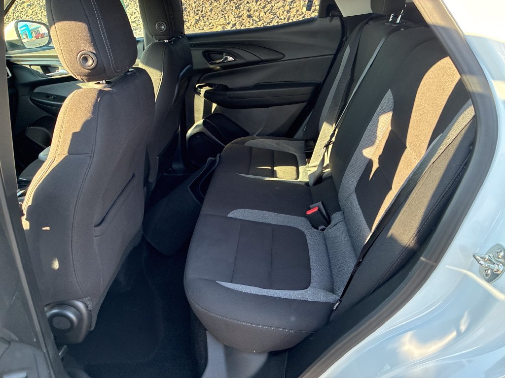 Used 2025 White Chevrolet LT image 18