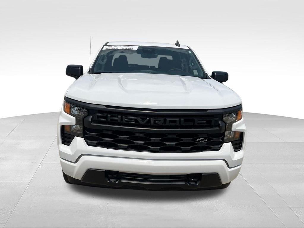 Used 2023 White Chevrolet Custom image 8