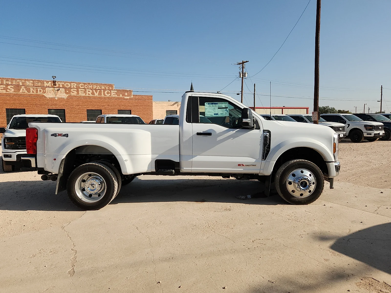 New 2027 Oxford White Ford XLT image 8