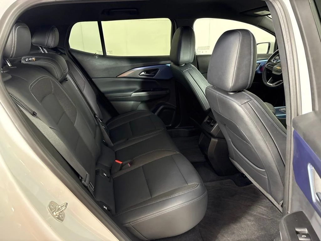 Used 2024 White Chevrolet LT image 19