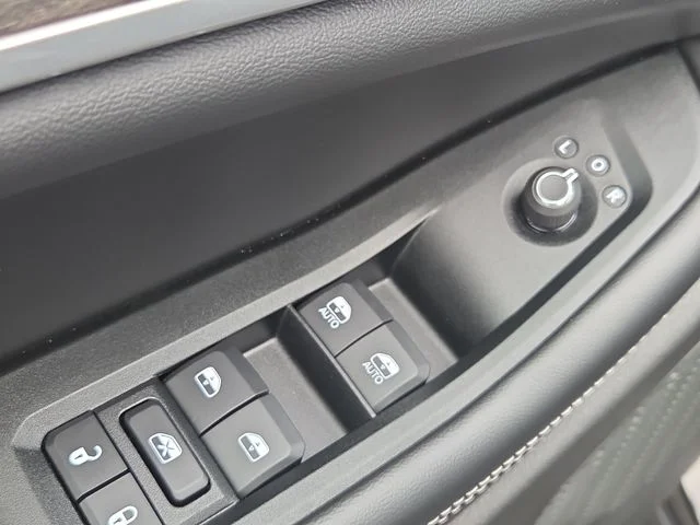 Used 2026 Black Jeep Limited image 23