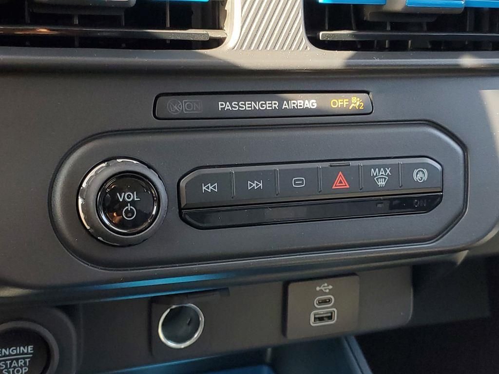 New 2026 Oxford White Ford XLT image 21