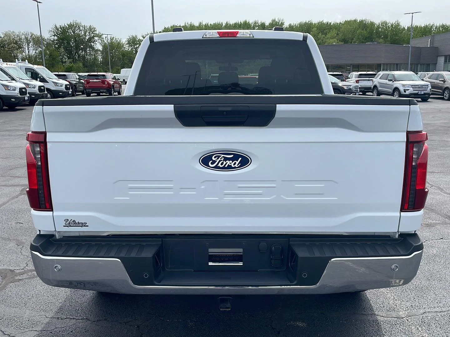 Used 2025 Oxford White Ford XLT image 4