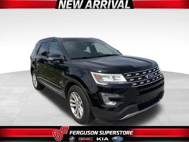 Used 2017 Black Ford XLT image 1