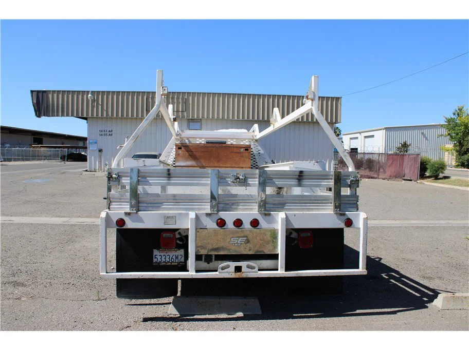 Used 2017 White Ford XL Cab & Chassis 4D image 5
