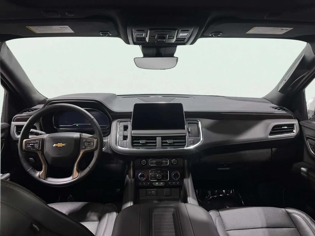 Used 2024 Summit White Chevrolet High Country image 9
