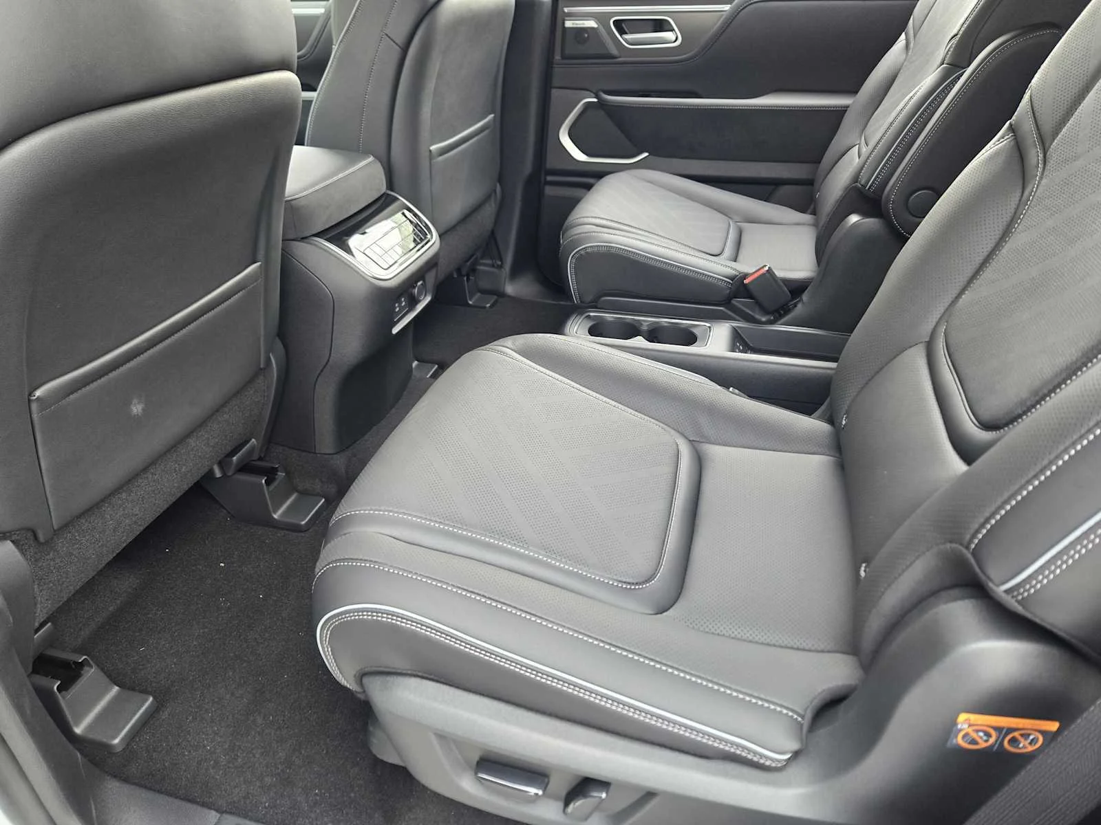 New 2026 RADIANT WHITE INFINITI Luxe 2WD image 17