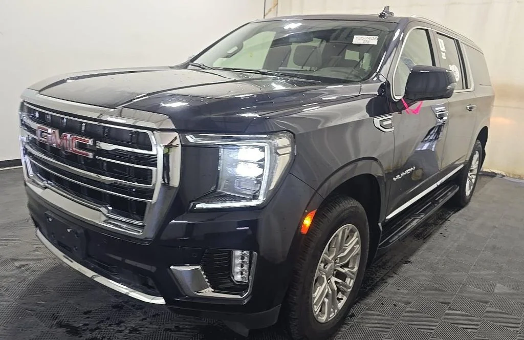 Used 2023 Blue GMC SLT image 2