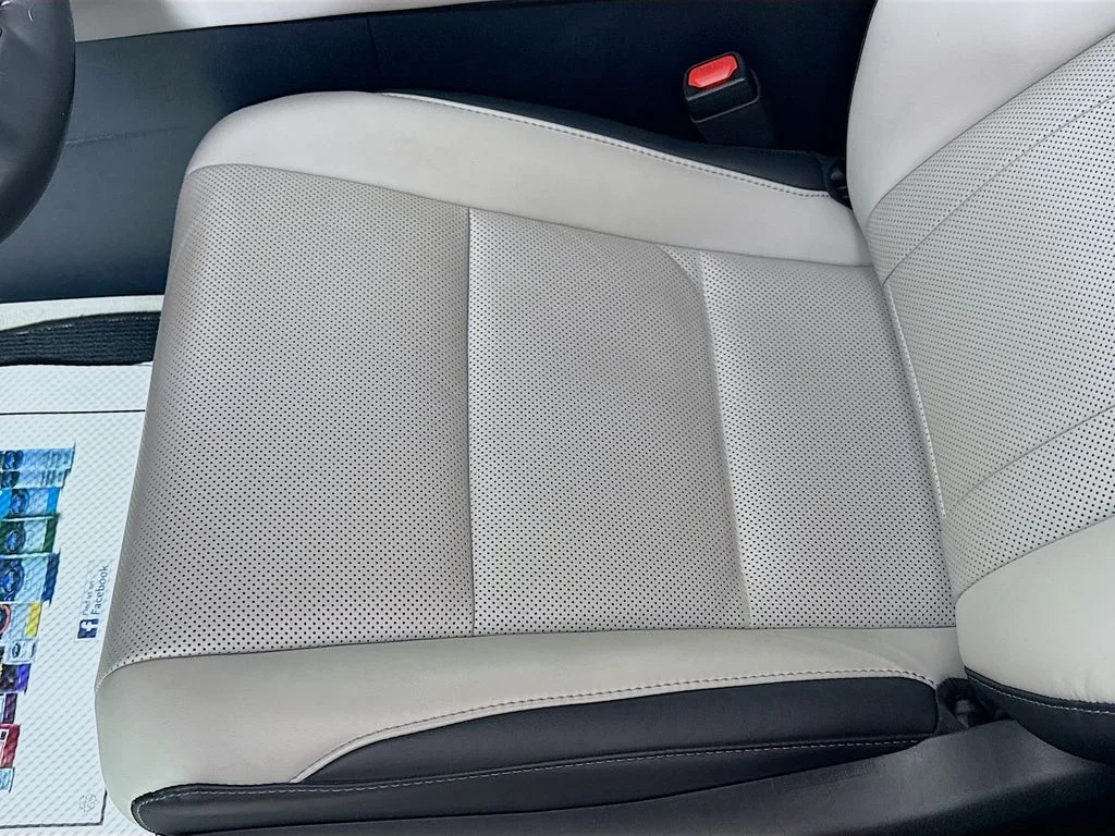 Used 2017 Nebula Gray Pearl Lexus Base image 18