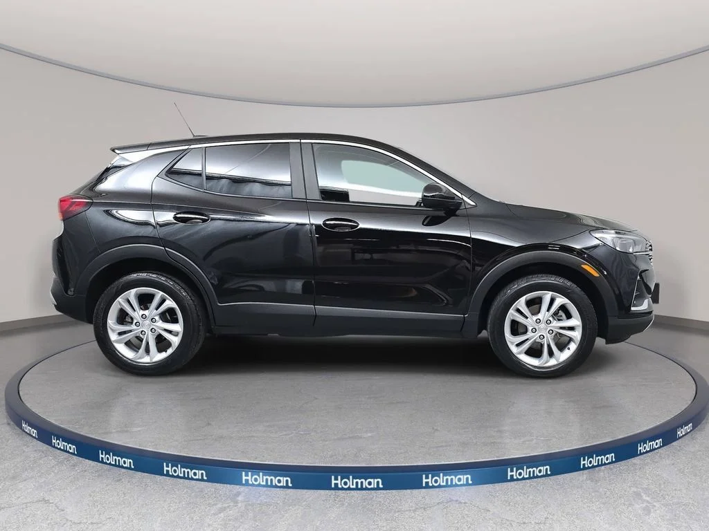 Used 2023 Black Buick Preferred image 5