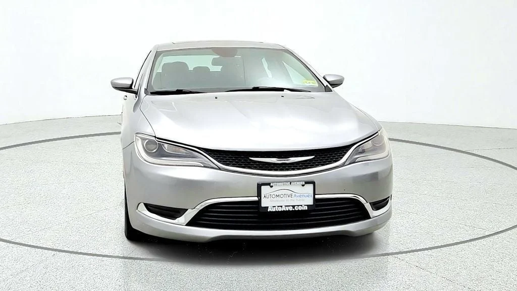 Used 2015 Billet Silver Metallic Clearcoat Chrysler 4dr Sedan Limited FWD image 2