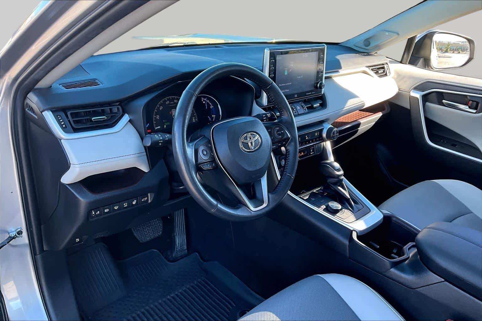 Used 2022 Silver Sky Metallic Toyota Hybrid Limited image 18