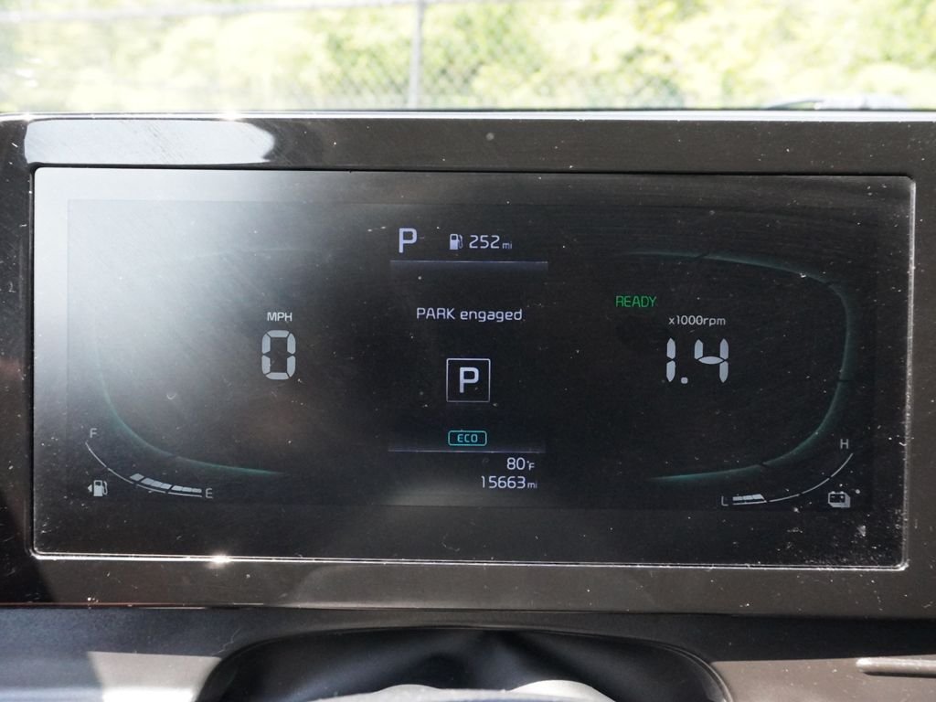 Used 2023 White Kia LX image 34