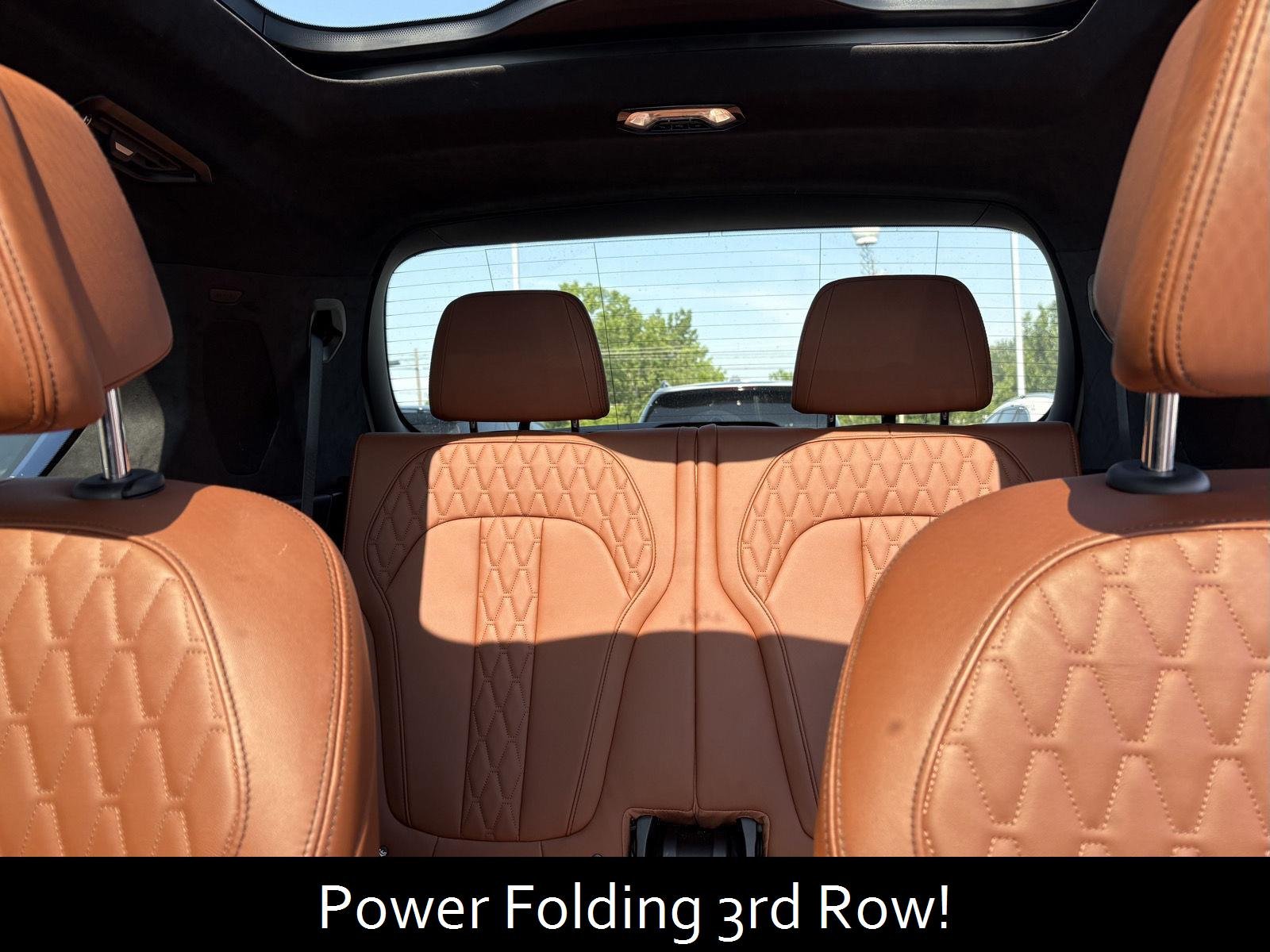 Used 2022 Alpine White BMW M50i image 16