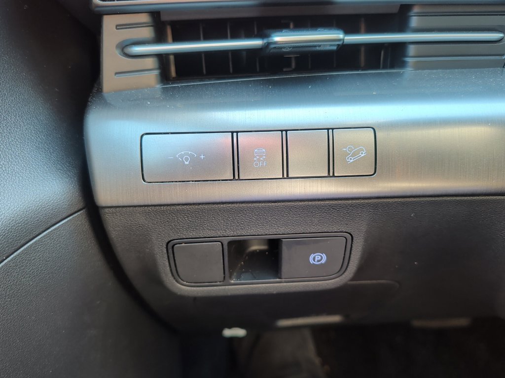 Used 2025 Blue Hyundai SEL image 17