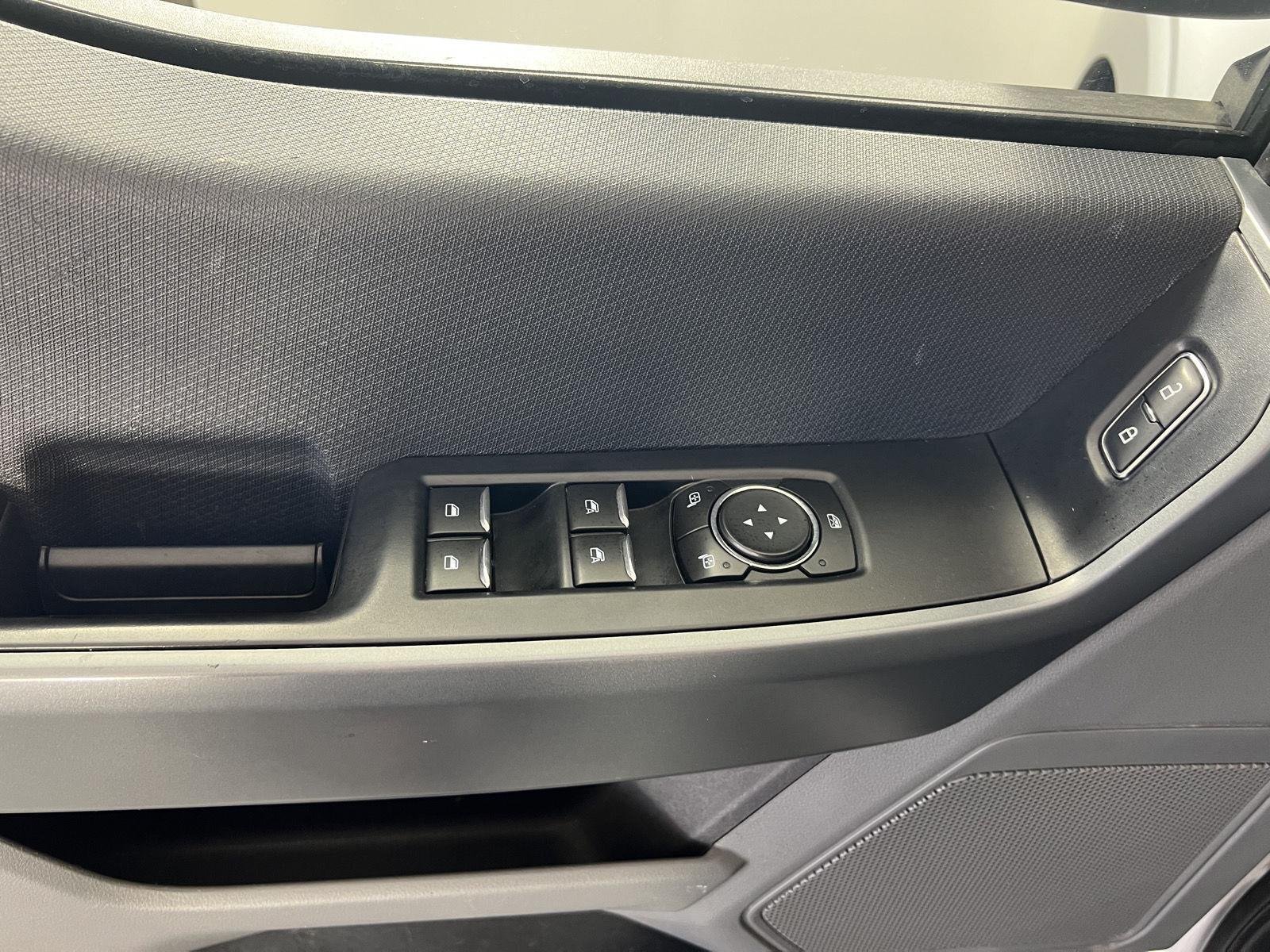 Used 2022 Iconic Silver Ford XLT image 7