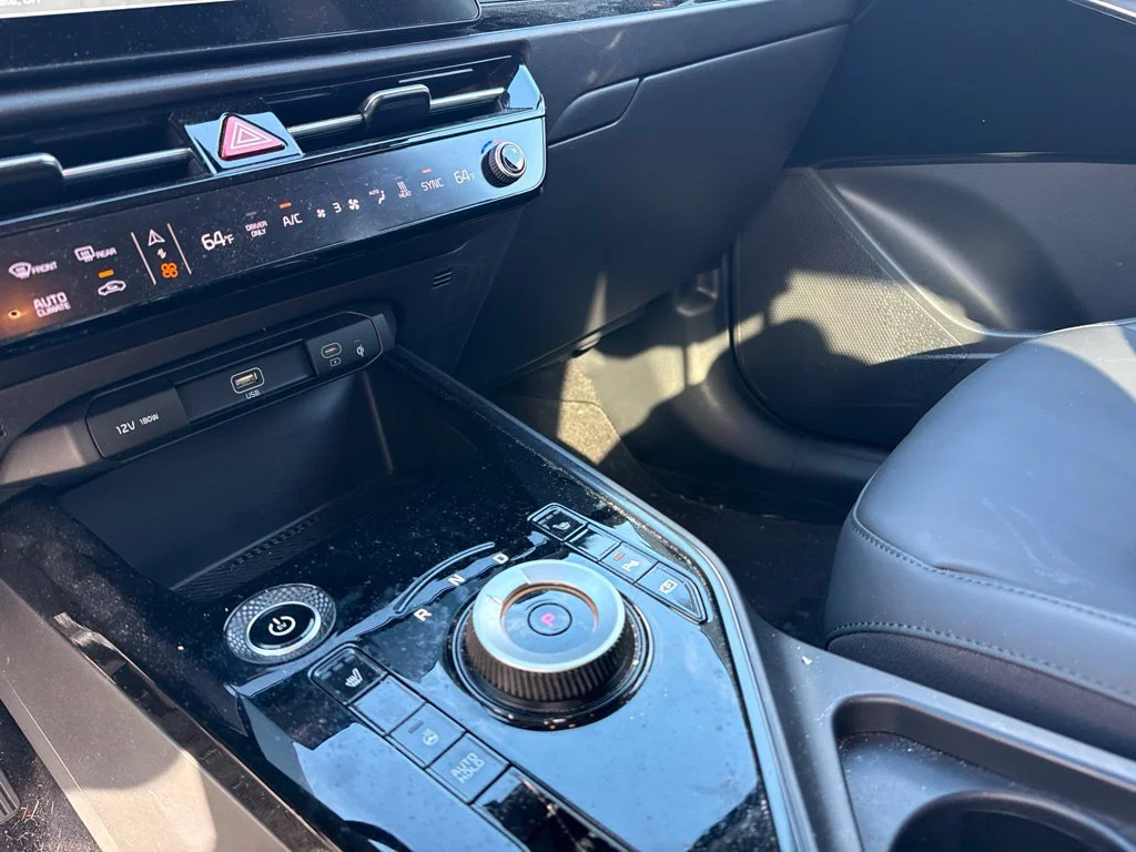 Used 2023 Graphite Gray Kia Wind image 16