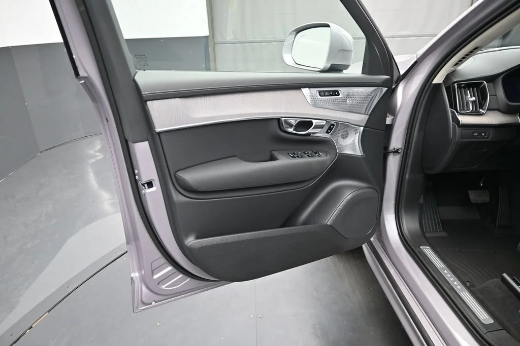 New 2027 Aurora Silver Volvo T8 Ultra image 9