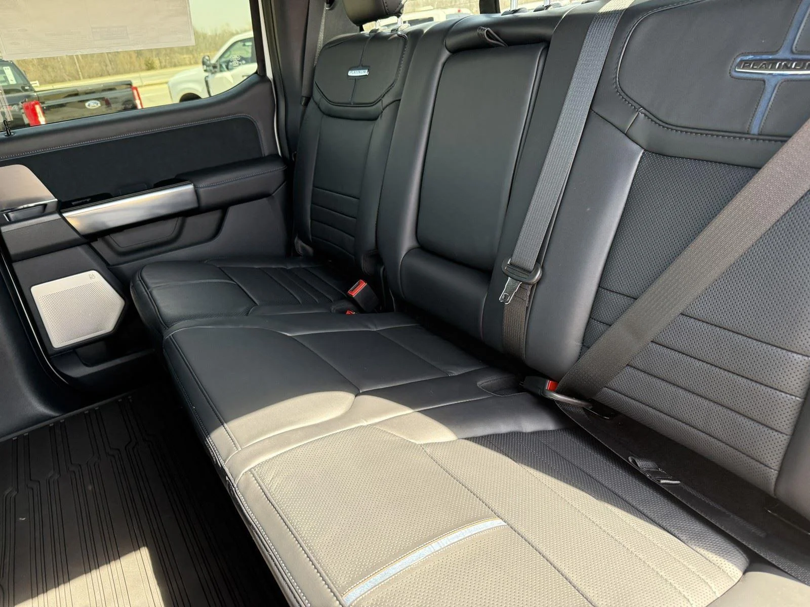 New 2026 Star White Metallic Tri-Coat Ford F-250® Platinum® image 31