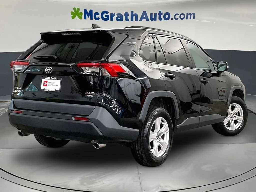 Used 2021 Black Toyota XLE image 16