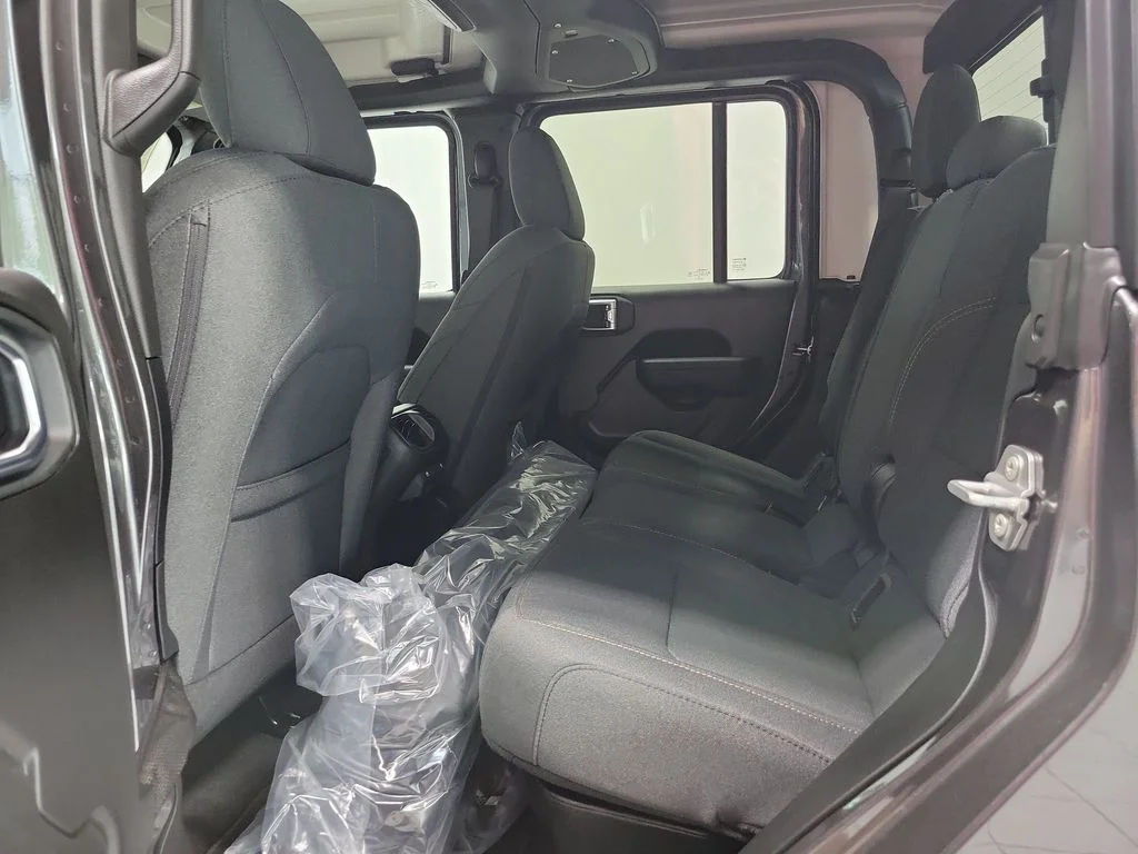 New 2026 Granite Crystal Metallic Clear-Coat Exterior Paint Jeep Sport S image 9