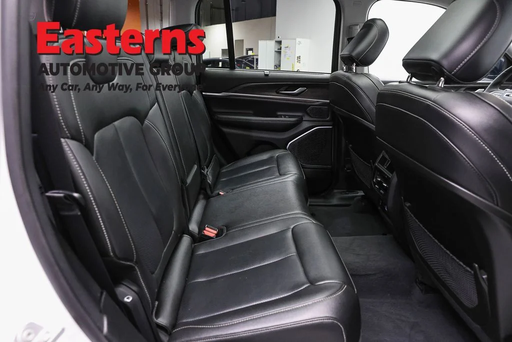 Used 2022 White Jeep 4xe image 26