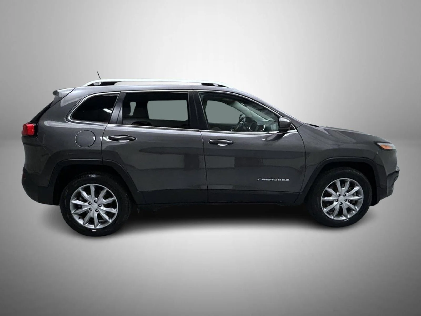 Used 2018 Gray Jeep Limited image 4