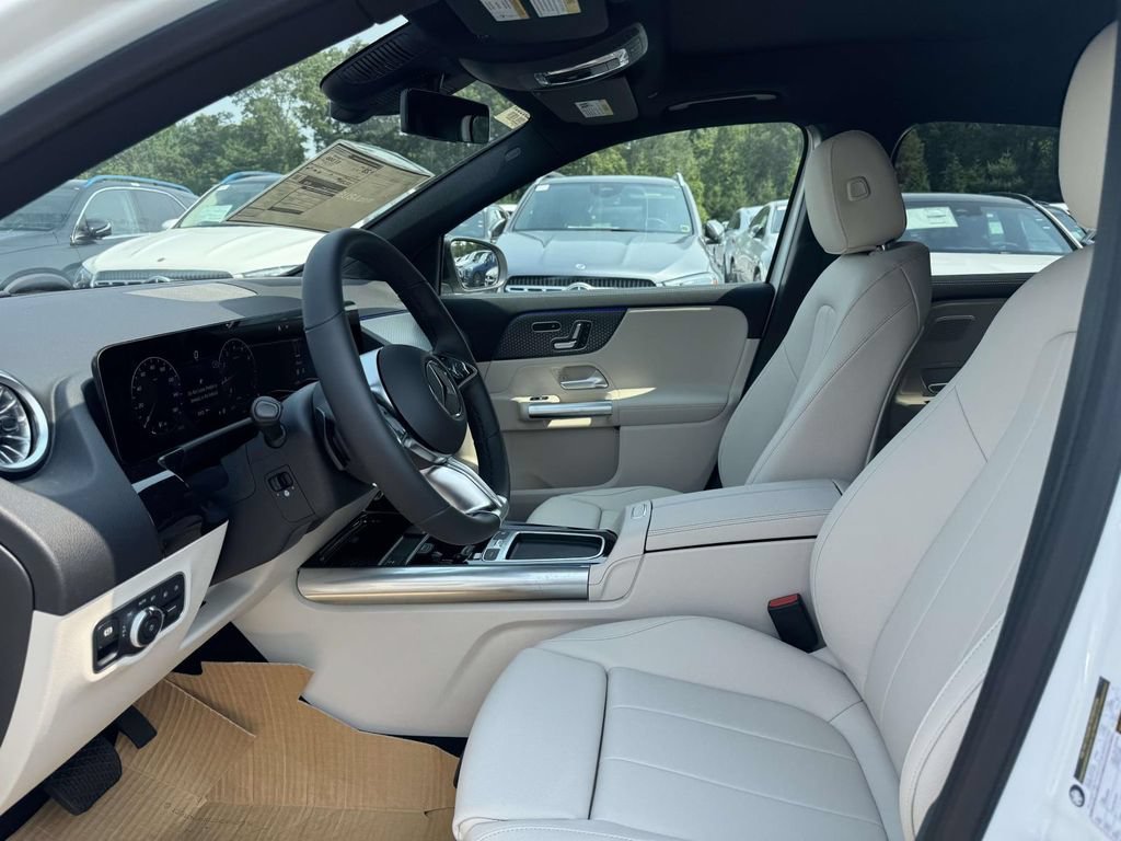 New 2026 Polar White Mercedes-Benz GLA 250 image 4