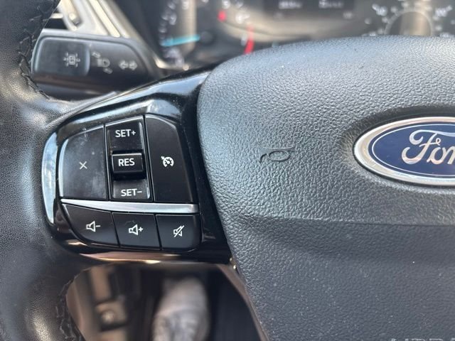 Used 2022 Blue Ford SE image 19