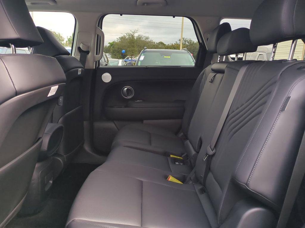 New 2026 White Hyundai SEL Premium FWD image 16