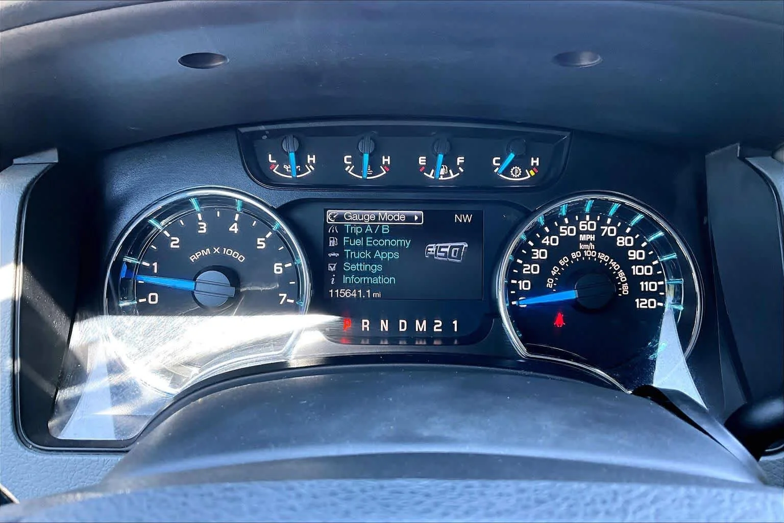 Used 2014 Ingot Silver Metallic Ford XLT image 25