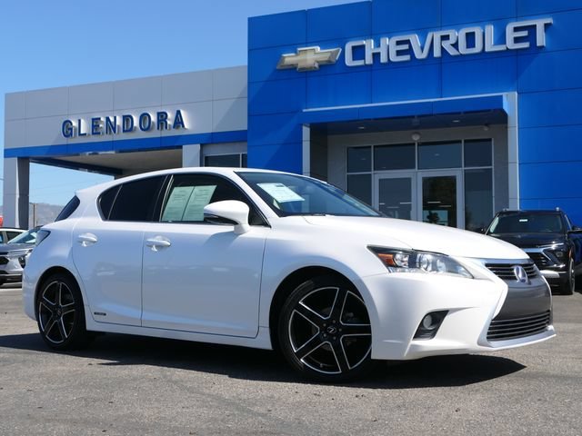Used 2015  Lexus Hybrid image 1