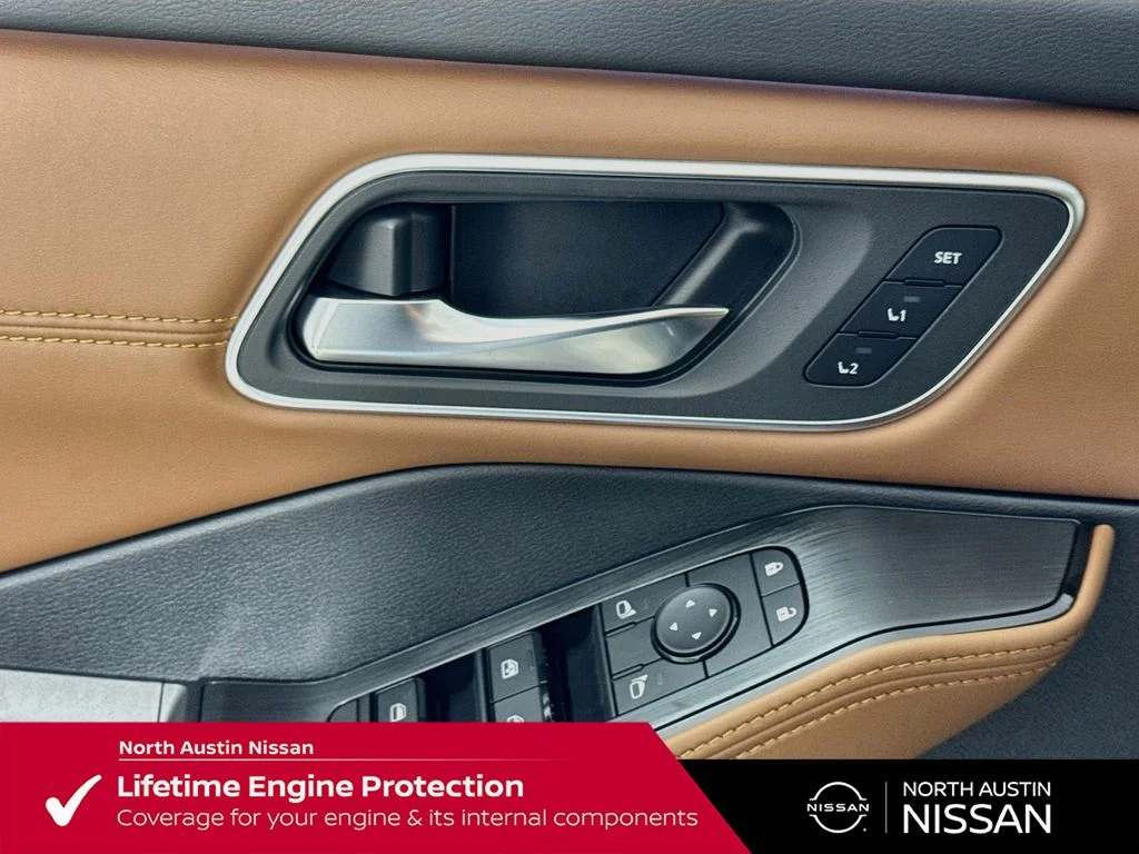 New 2026 Black Nissan Platinum image 22