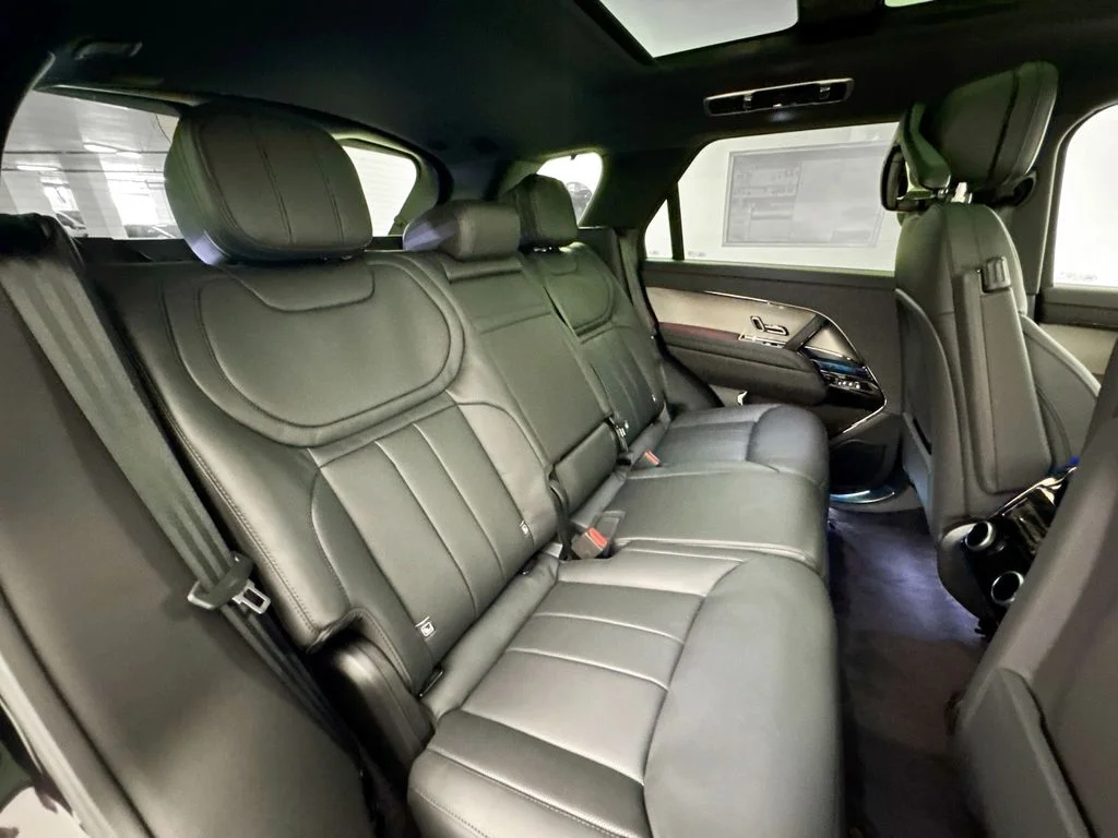 New 2026 Santorini Black Land Rover SE image 28
