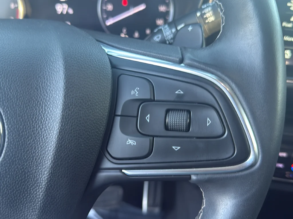 Used 2023 Gray Buick Essence image 17