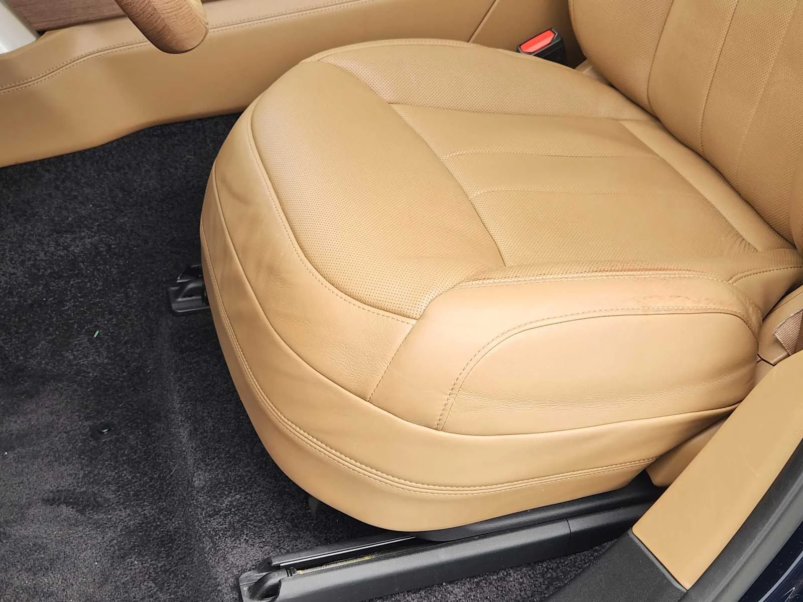 Used 2023 Portofino Blue Metallic Land Rover Autobiography image 23