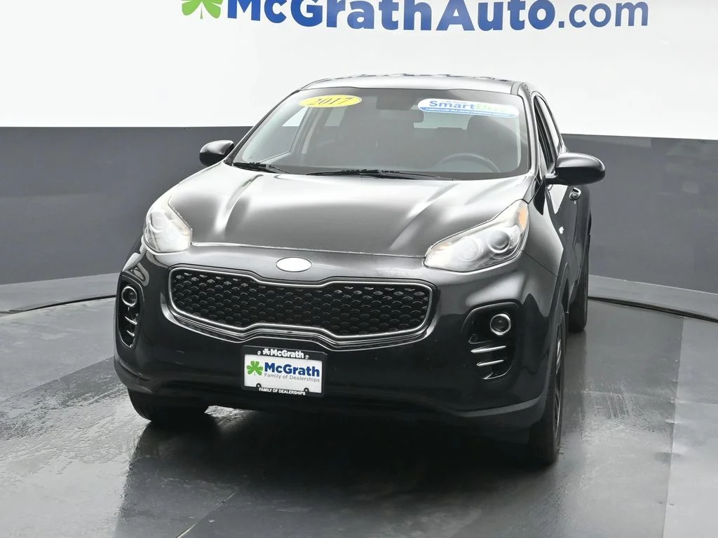 Used 2017 Red Kia LX image 6