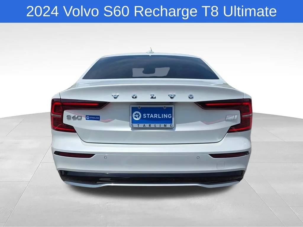 Used 2024 White Volvo T8 Ultimate Dark Theme image 8